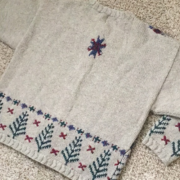 100% Wool Handknit.  Christmas Sweater Sz. Lg - Picture 2 of 4